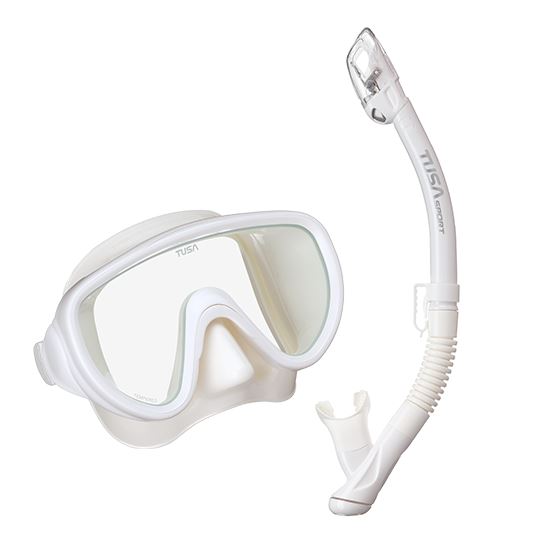 white mask and snorkel
